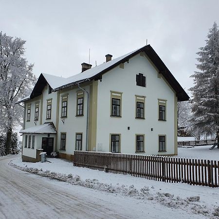 Aparthotel Stará Škola Hedeč Králíky Esterno foto