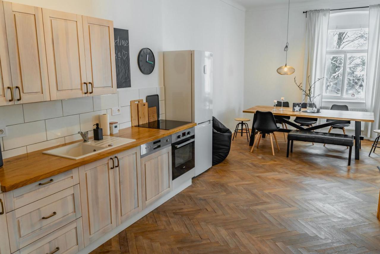 Aparthotel Stará Škola Hedeč Králíky Esterno foto